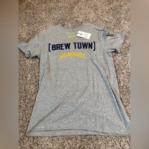 NWT Men’s Nike Milwaukee Brewers MLB Hometown Tee “Brew Town” - Size Medium